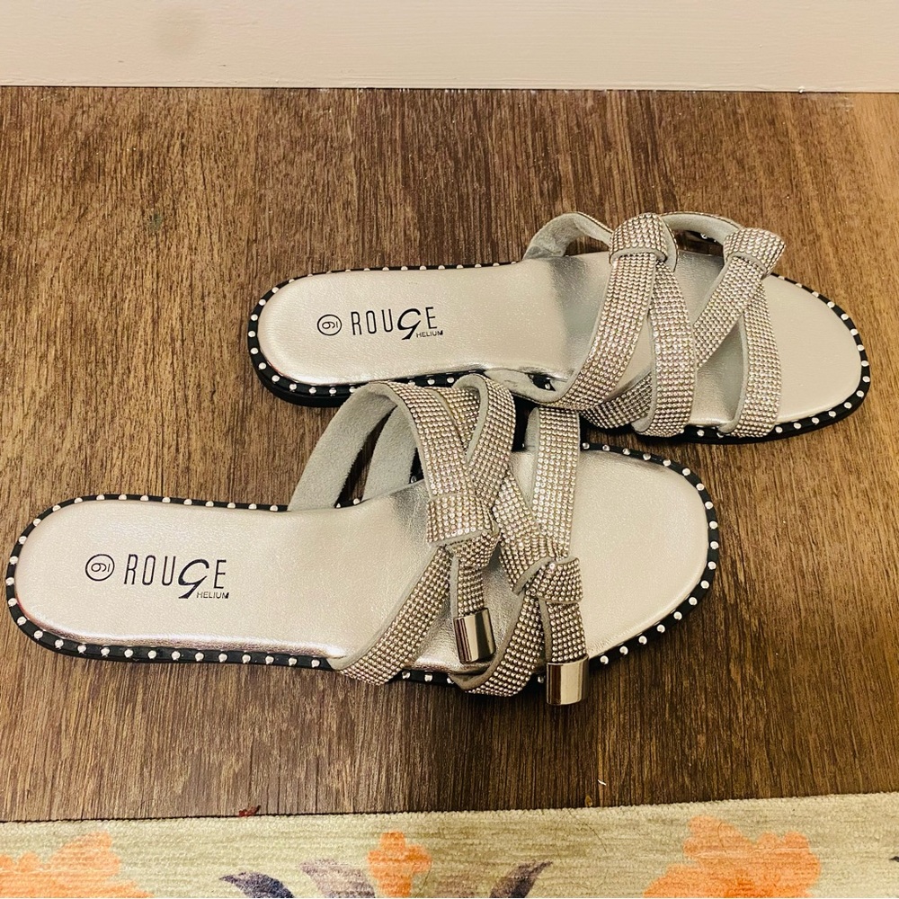 Rouge Helium Silver Sandals Elegant Design - Picture 3 of 4